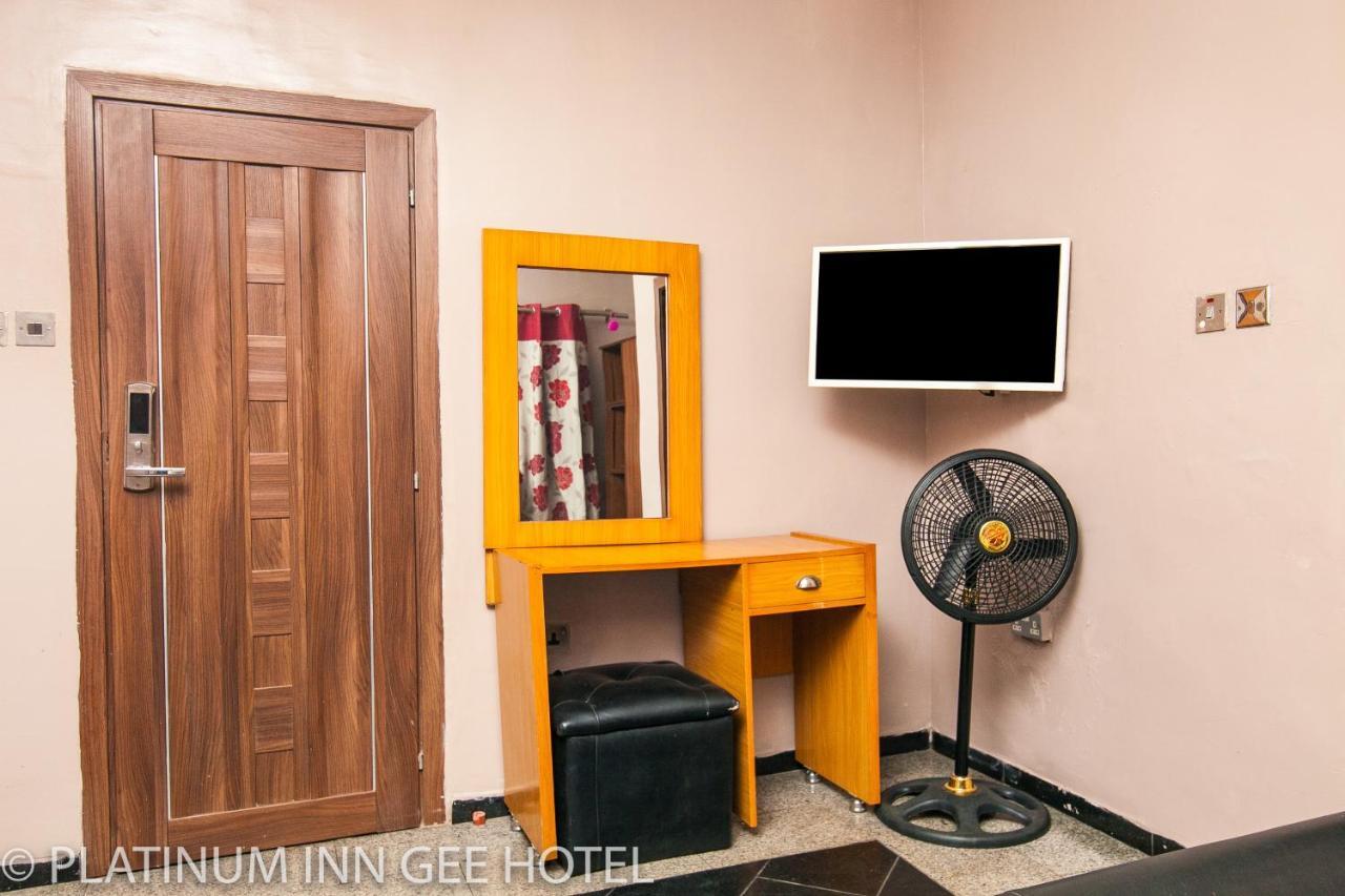 Platinum Inn Gee Hotel Suru Lere Екстер'єр фото