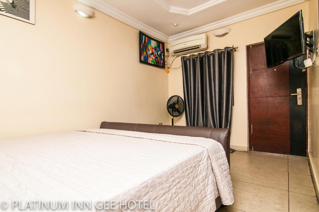 Platinum Inn Gee Hotel Suru Lere Екстер'єр фото