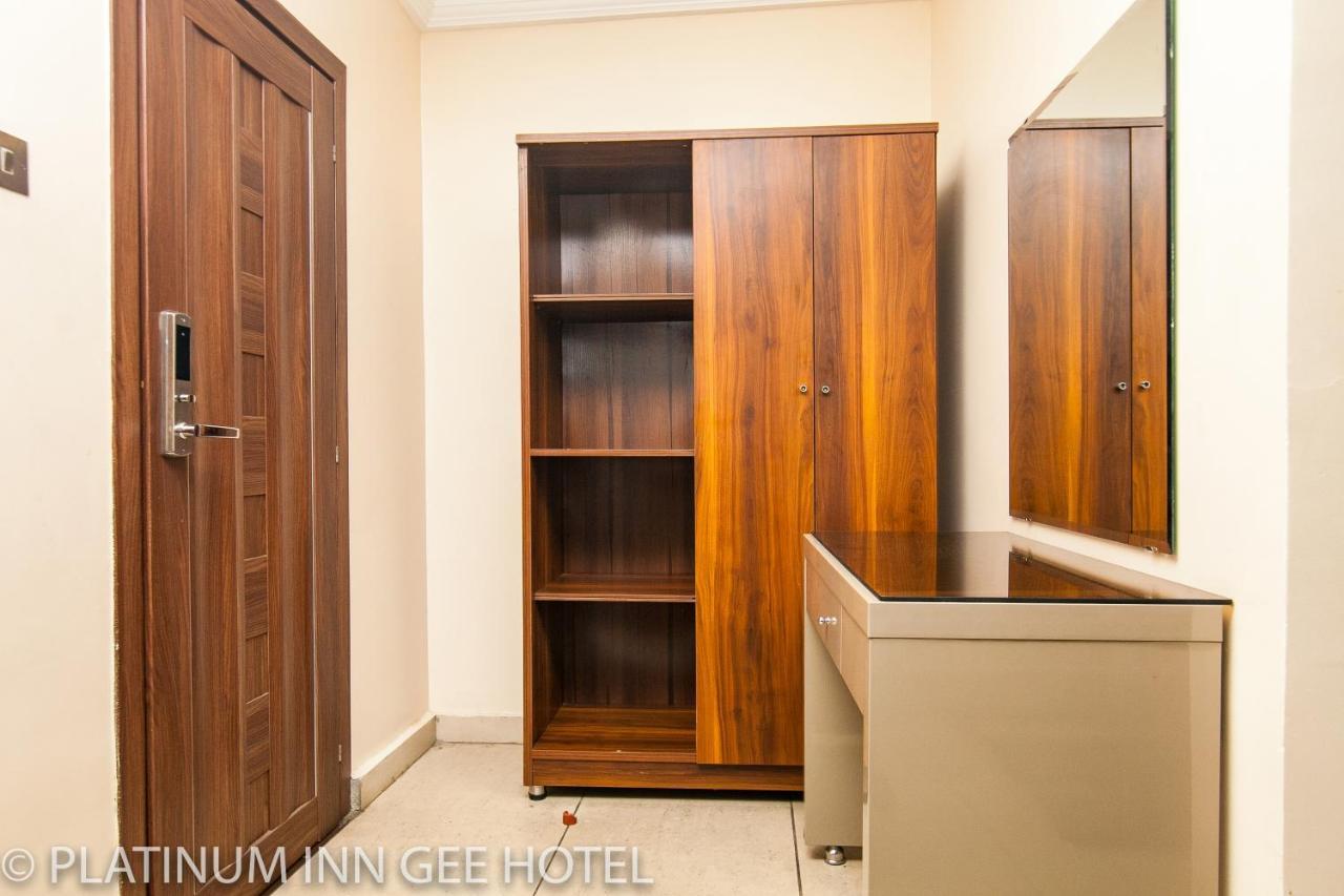 Platinum Inn Gee Hotel Suru Lere Екстер'єр фото