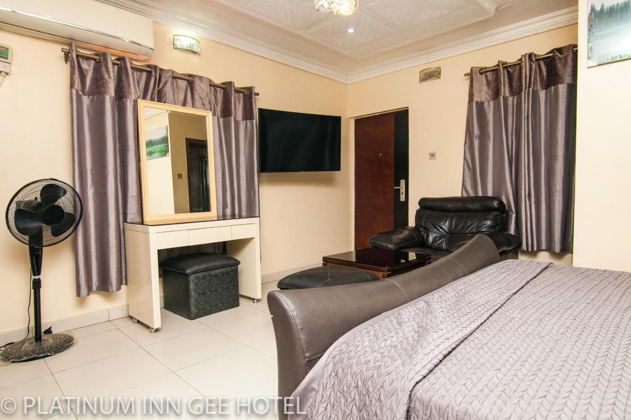 Platinum Inn Gee Hotel Suru Lere Екстер'єр фото