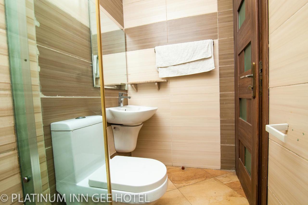 Platinum Inn Gee Hotel Suru Lere Екстер'єр фото